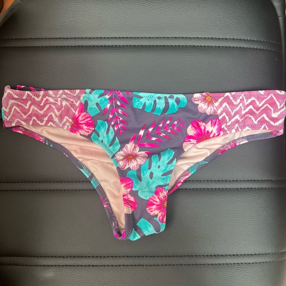 Bikini bottom - Picture 2 of 2